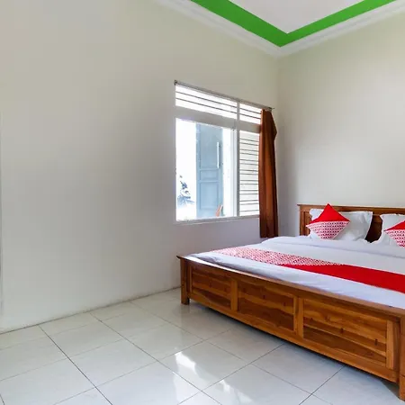Oyo 3210 Villa Aisya-3
